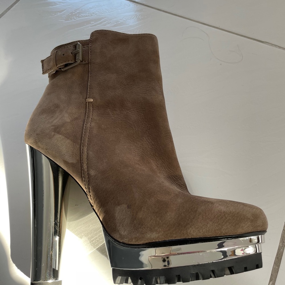 Pour La Victoire suede/mirror booties - Picture 4 of 5